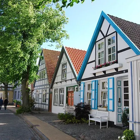 - Jule * Ostseebad Nienhagen